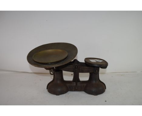 SET OF VINTAGE KITCHEN SCALES