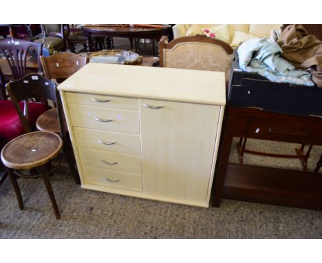 MODERN LIGHT WOOD EFFECT CHEST WITH FIVE DRAWERS AND ONE DOOR, 94CM WIDE