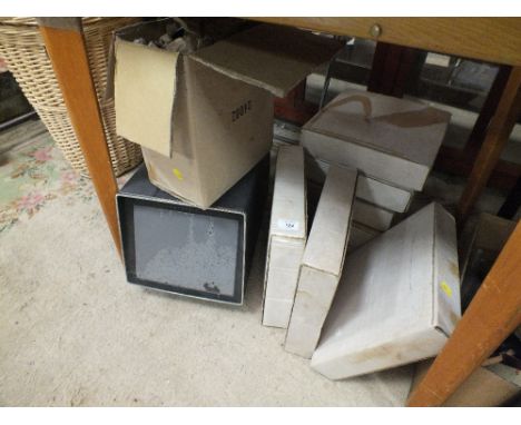 A SELECTION OF COLLECTORS PLATES TOGETHER WITH A POLAROID VIEWER ETC.