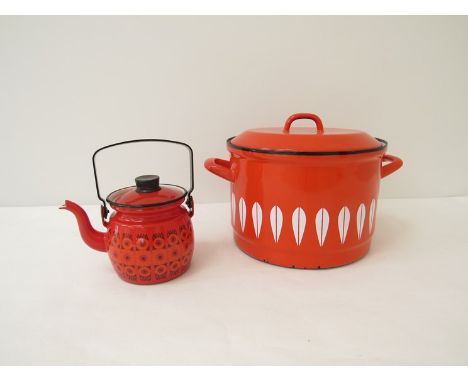 A Catherine Holm large red lidded casserole pot and a small enamel kettle by Kay Franck