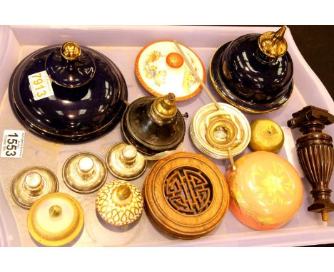 19th and 20th century spares including porcelain lids, candlestick sconces, etc. P&amp;P Group 3 (£25+VAT for the first lot a