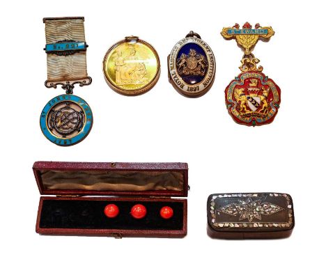 A 15 carat gold mounted Masonic medal and a collection of lodge medals including silver and enamel examples, together with va