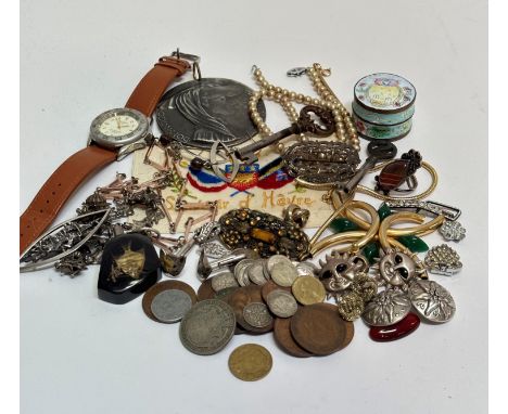 A collection of costume jewellery including Spirit of Adventure sports style watch, navette shaped silver brooch, gilt chain,