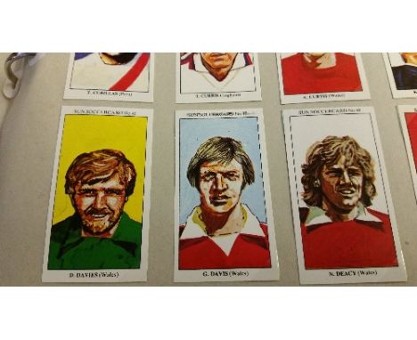 THE SUN, Soccercards, near complete, corner-mounted to pages in ring-binder, VG to EX, 998*