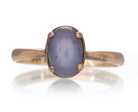 STAR SAPPHIRE RING, set with a cabochon star sapphire, marked 14K, size K 1/2Qty: 2gPlease see additional images. Generally w