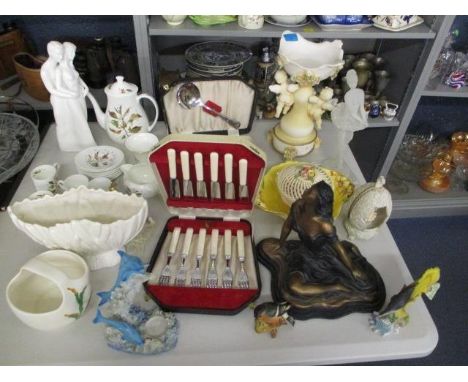 A mixed lot to include a Wedgwood Wakefield part coffee service, boxed silver plated cutlery, a plaster figure of a reaching 