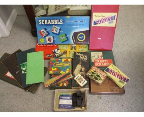 A quantity of vintage board games to include Mousie Mousie and Dominoes, together with an American Viewmaster and reels 