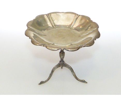 Silver bon bon tazza in the form of a tripod table