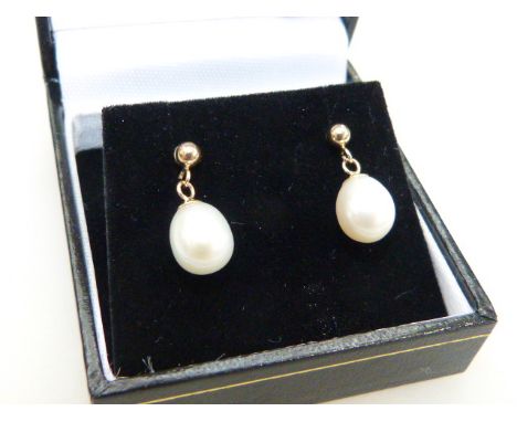 Pair of cultured pearl earrings, each stamped 9k/375