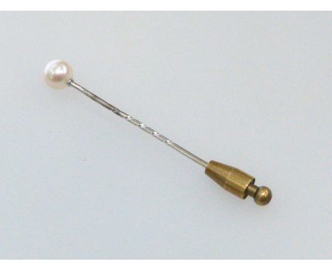 Cultured pearl stock pin, in a fitted case