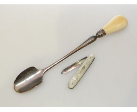 George III silver cheese scoop and silver and mother of pearl folding fruit knife (2)