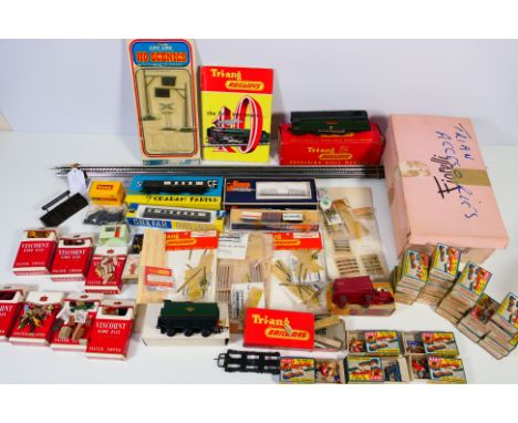 Hornby - Lima - Graham Farish - Merit - A collection of mostly OO gauge items including a Battle Of Britain Class locomotive 