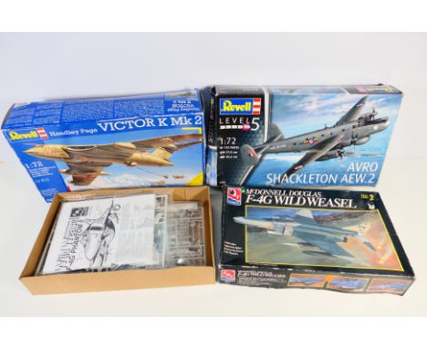 Revell - AMT/ Ertl - Three boxed plastic military aircraft model kits. Lot consists of Revell 1:72 scale #04326 Handley Page 