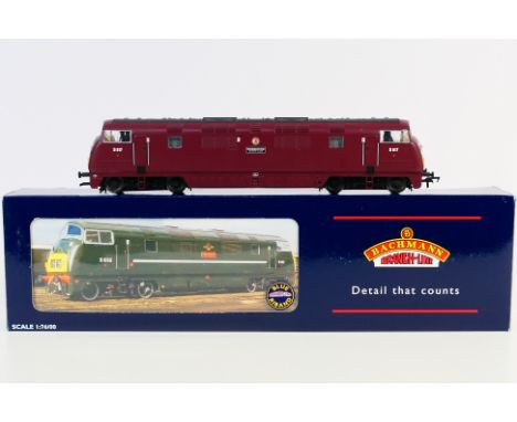 BACHMANN BRANCHLINE - a boxed 00 gauge model Blue Riband Bachmann Branchline 32-050 Class 42 Warship D817 'Foxhound' in BR Ma
