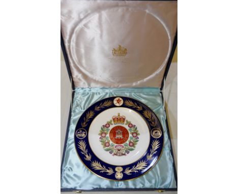 Cased Spode Limited Edition Royal Welch Fusiliers commemorative plate with certificate signed by the Colonel of the Regiment 