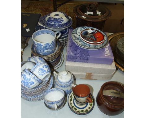 A collection of Wedgwood, Royal Worcester collectors' plates, other ceramics and miscellaneous items.