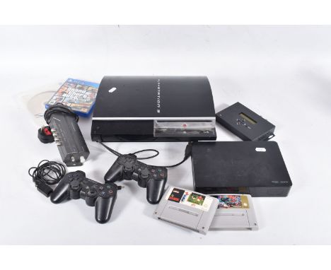 PLAYSTATION 3 CONSOLE, WD PLAY MEDIA PLAYER AND GAMES, Playstation 3 console is not a PS2 compatible model, games include Gra