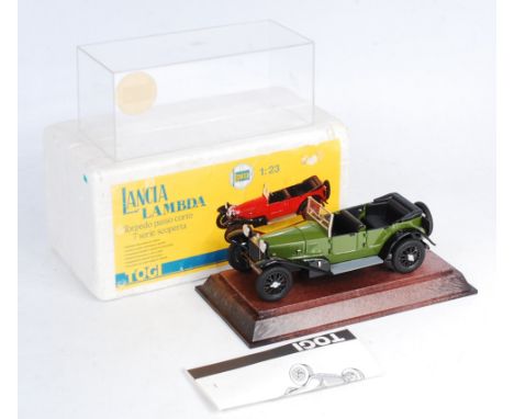 Togi, Diecast, 1.23 scale. No.13112 - 1927 Lancia Lambda Torpedo 4.dr Touring in green/black including opening doors & bonnet