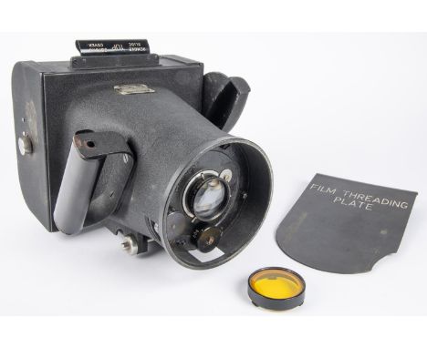 A WWII US Army Aircorps aircraft camera, made by Fairchild Aviation Corporation. In its original transit case. GC £50-100 