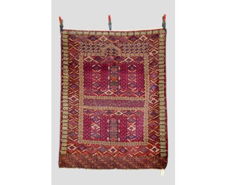 Attractive Tekke Turkmen ensi, Turkmenistan, circa 1900, 5ft. 3in. x 4ft. 1.60m. x 1.22m. Overall wear, slightly heavier in s