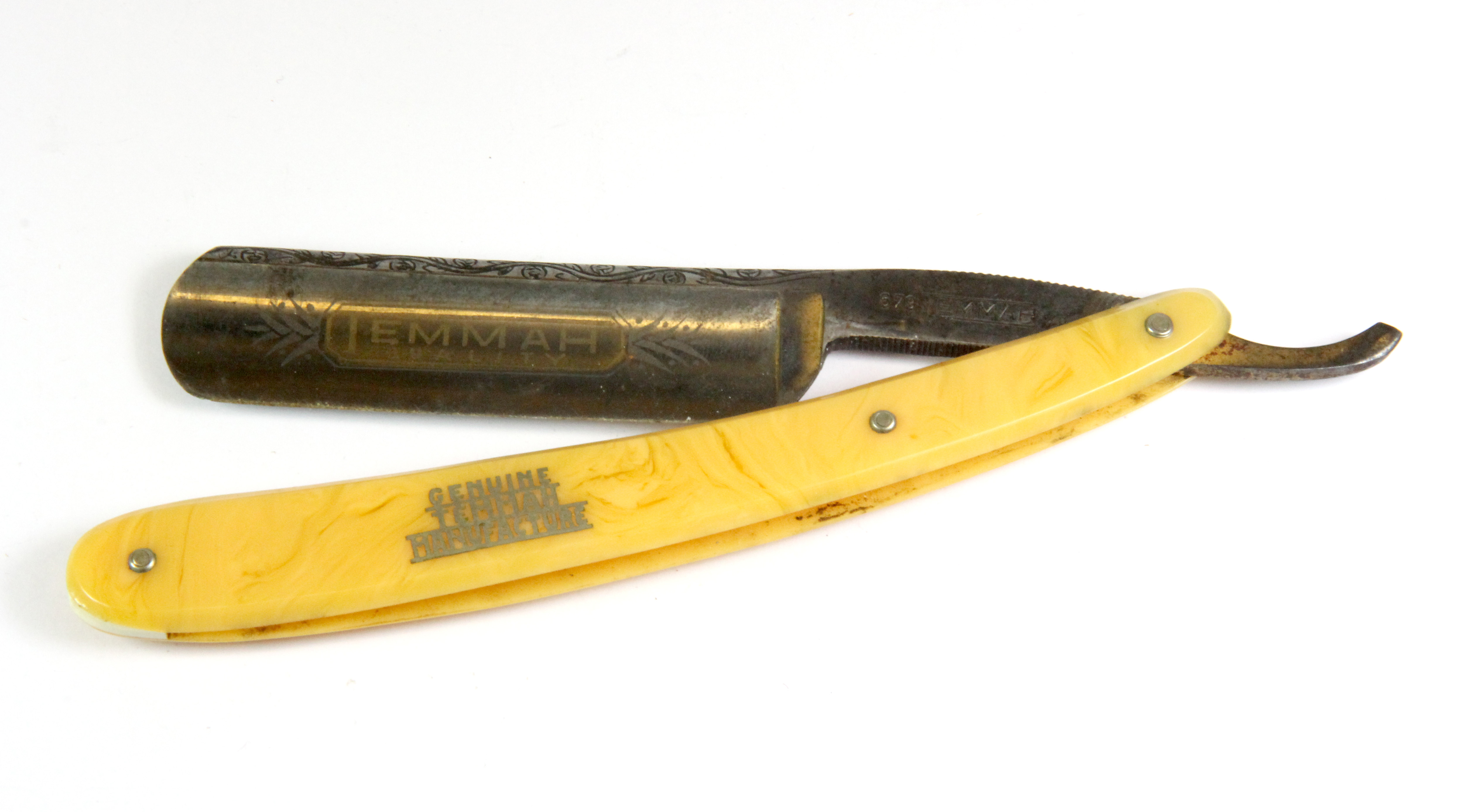 Two first World War cut throat razors.