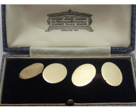 Pair of 9ct yellow gold gents cufflinks 6.2g   CONDITION REPORT:  They are plain with light surface scratching. Rear of each 