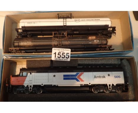 Athearn USA boxed amtrak engine and two tankards