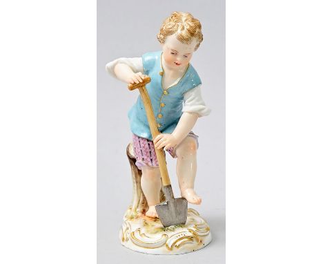 Gärtnerkind, Meissen, 2. H. 19. Jh.Knabe mit Spaten. Porzellan, in polychromen Aufglasurfarben staffiert. Modell J. J. Kaendl