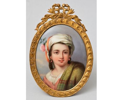 Miniatur auf Porzellan, 19. Jh. (um 1830/40)Junges Mädchen mit Turban. Polychrome Farben auf Porzellan, oval, verso Pressziff