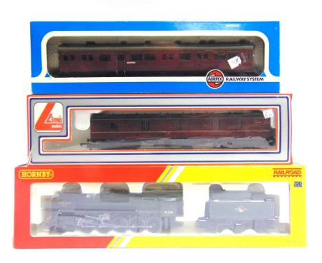 [OO GAUGE]. A HORNBY NO.R2785, B.R. CLASS 9F 2-10-0 TENDER LOCOMOTIVE 'EVENING STAR', 92220  lined green livery, boxed; toget
