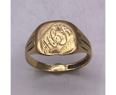 A 9ct gold signet ring (2.9g) Size Q