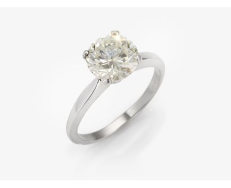 SolitärringPlatin und Iridium, gestempelt. 1 Brillant von 2,36 ct. (in der Ringschiene vermerkt), CR (K), VS1. Ringgröße: 54,
