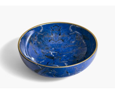 SchaleChristian Dior, Italien Porzellan. Lapislazuli-Imitat, marmoriert. Aufgeschmolzene Goldpartikel. Umlaufend Goldbordüre.