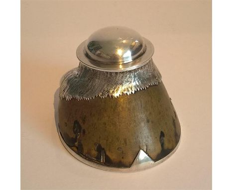 EDWARDIAN HORSE HOOF INKWELL stamped to the base 'Rowland Ward Limited, 166 Piccadilly', with a hinged lid ; Rowland Ward Ltd