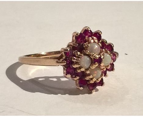 9ct Gold Dress Ring Set Ruby / Moonstone