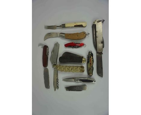Military Issue Pocket Knife, Marked to the blade J.R. 1979 with Broad Arrow, No 7340-99-975-7402, Having text to the grip Oil
