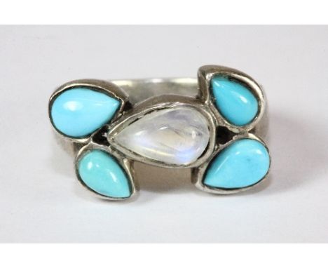 A 925 silver moonstone and turquoise ring (L.5)