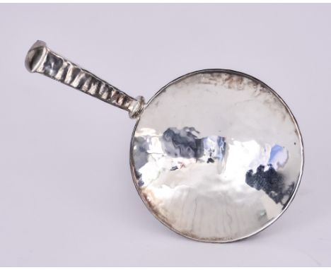 An Elizabeth II Silver Caddy Spoon, by Stuart Jenkins, London 2015, the whole with planished finish, with circular bowl and t