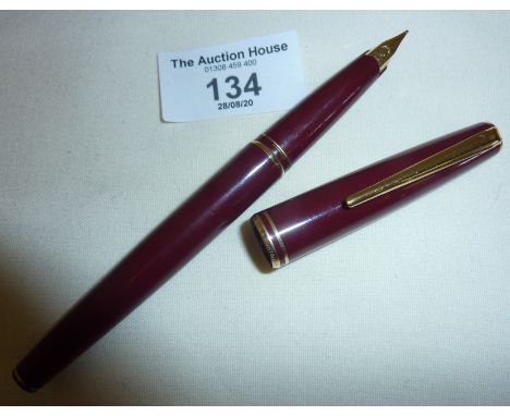 Montblanc wine red fountain pen with 14k gold nib