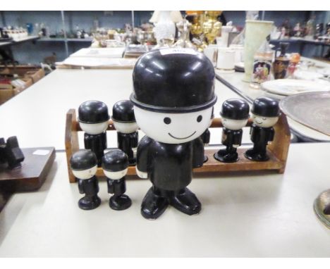 HOMEPRIDE 'FRED' PLASTIC FLOUR GRADER FIGURES COMPRISING; A WOODEN SPICE RACK WITH SIX FIGURES AS LABELLED, SPICE JAR, PEPPER