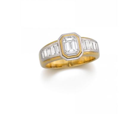 MARKANTER BICOLOR DIAMANT-RING. Herkunft: Deutschland. Material: 750/- Gelb- und Weißgold, Punze. Gesamtgewicht: ca. 14,5 g. 