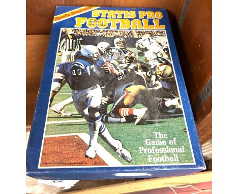 Vintage boxed Statis pro football sports illustrated the game of professional football 