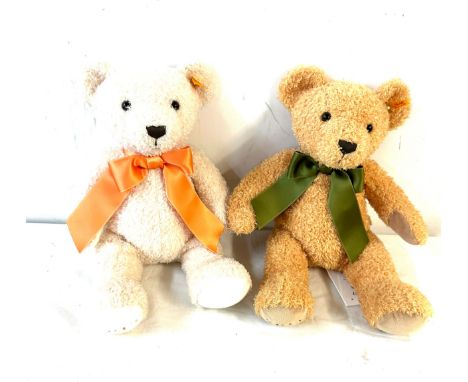 2 Steiff cosy year bears includes years 2014 and 2015 