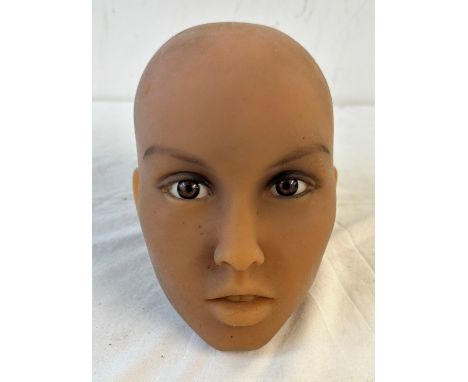 Silicone screw on mannequin head 