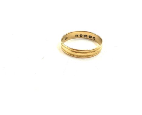 Ladies 18ct gold wedding band 2,5 grams Ring size Q 