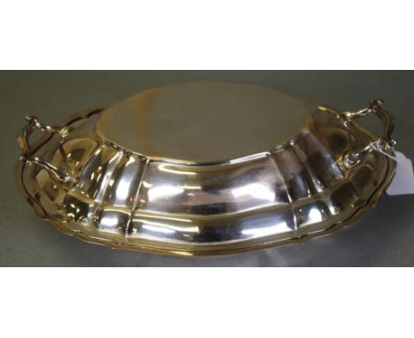 Fisher USA sterling silver covered serving dish marked to base and # 7410. Diameter 27cm approx. Weight 728grams approx.
