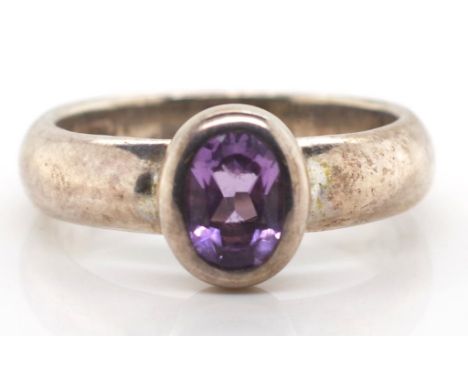 Amethyst and sterling silver ring marked 925 approx 4.7 grams, ring size P