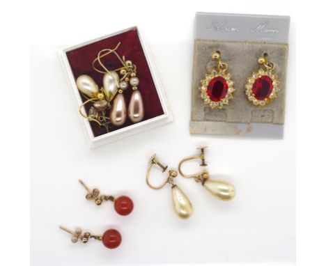 Two pairs of Vintage 9ct gold earrings includes a pair of pearl drops and carnelian hanging beads. As well as some costume je