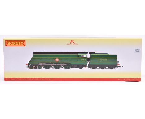 Hornby Hobbies BR (original) Merchant Navy Class 'Royal Mail' (R.3435). RN21C3. In lined Malachite Green livery. Boxed. VGC-M