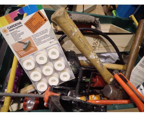 Quantity of mixed hand tools to include chisels and hammers. Not available for in-house P&amp;P 